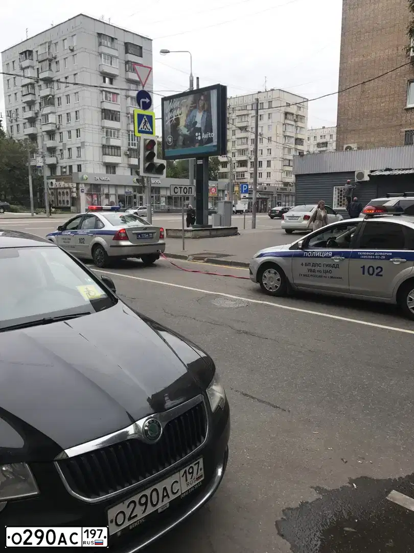 Фото автомобиля SKODA SUPERB, 2010 — госномер О324АА799. Цвет: ЧЕРНЫЙ
