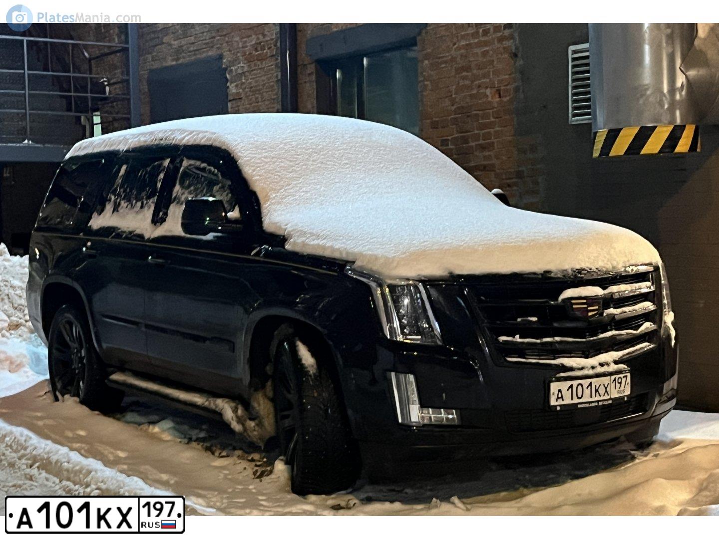 Фото автомобиля RENAULT MEGANE, 2011 — госномер М080ВХ35. Цвет: ЧЕРНЫЙ