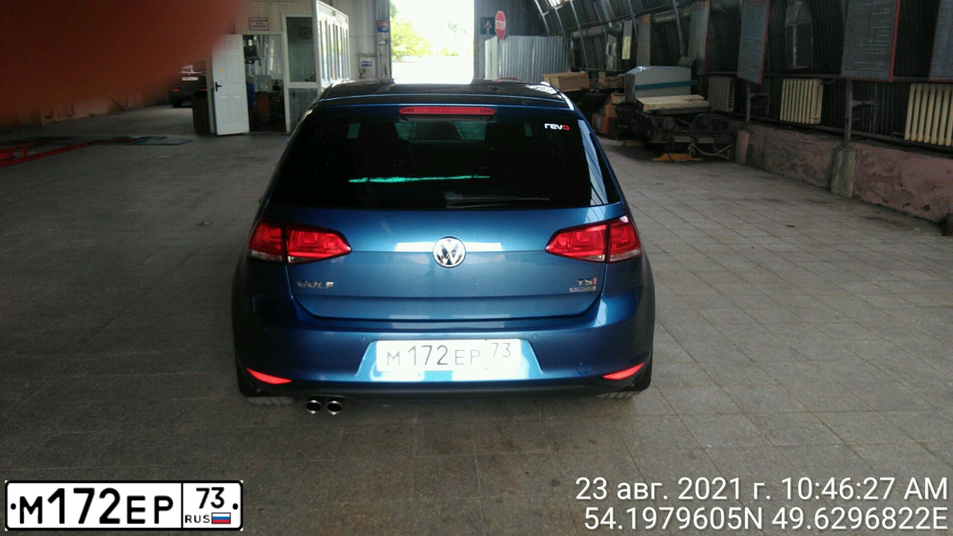 Фото автомобиля VOLKSWAGEN GOLF, 2013 — госномер М094ВУ18. Цвет: ГОЛУБОЙ