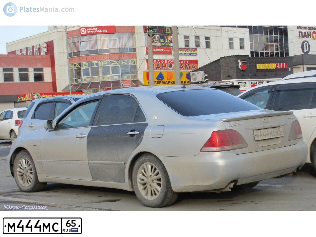 Фото автомобиля ТОЙОТА КРАУН ТОЙОТА КРАУН, 2004 — госномер Х931АМ65. Цвет: Серый