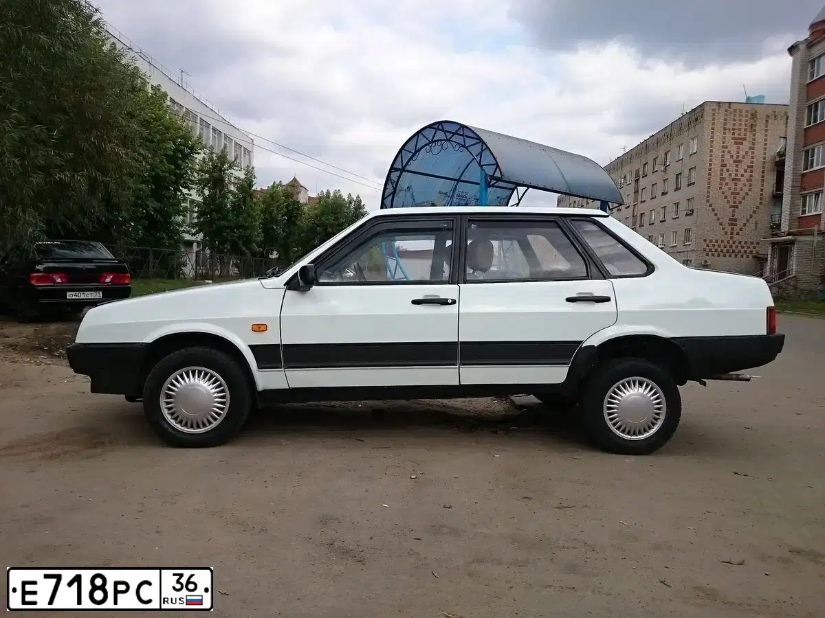 Фото автомобиля LADA 2109 SAMARA, 1999 — госномер М532РВ63. Цвет: БЕЛЫЙ