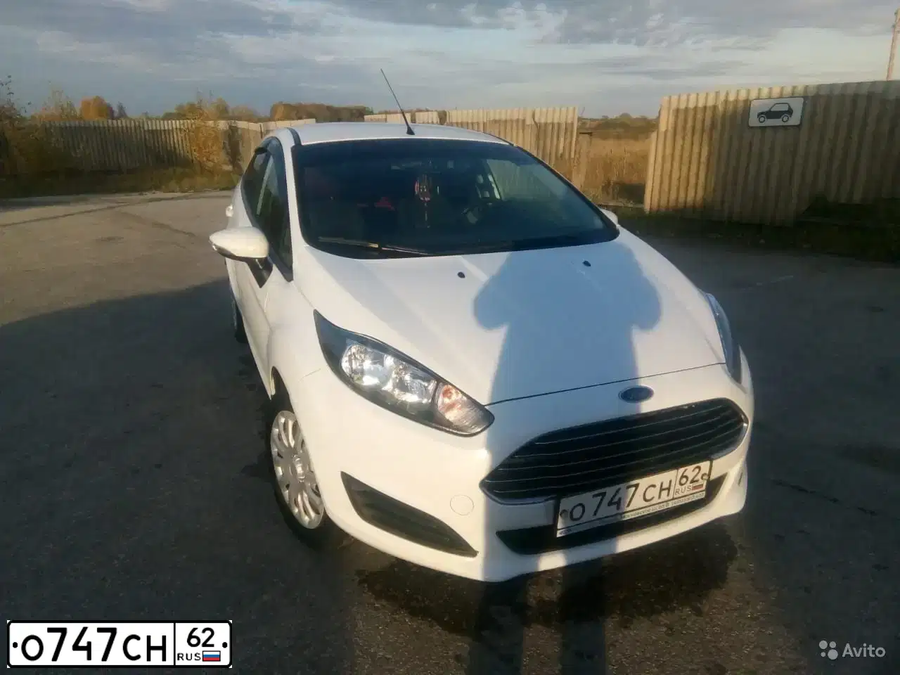 Фото автомобиля FORD FIESTA / ASPIRE, 2015 — госномер Т243ТК62. Цвет: Белый