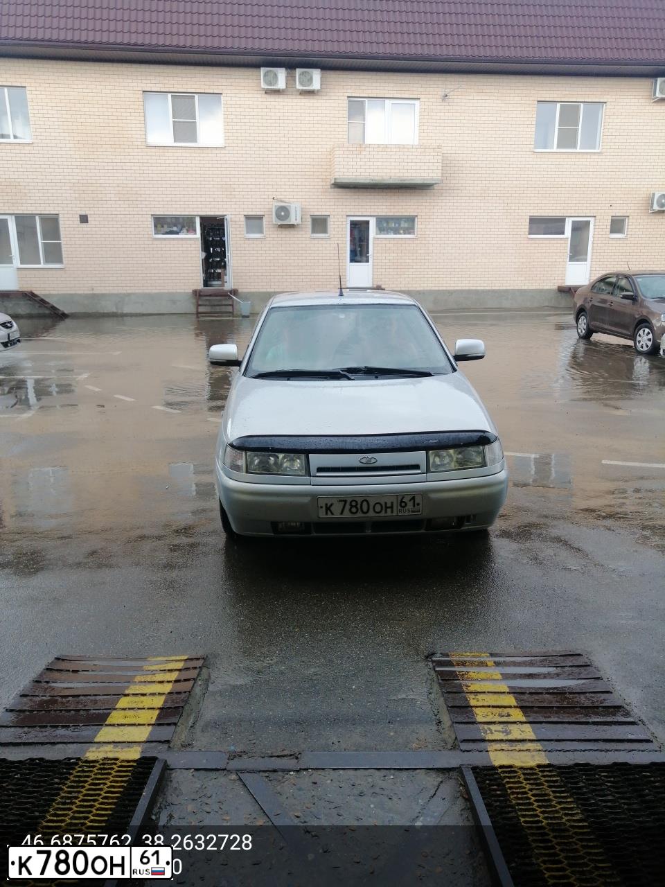 Фото автомобиля LADA 2110, 2004 — госномер К780ОН61. Цвет: Серебристо-Желтый