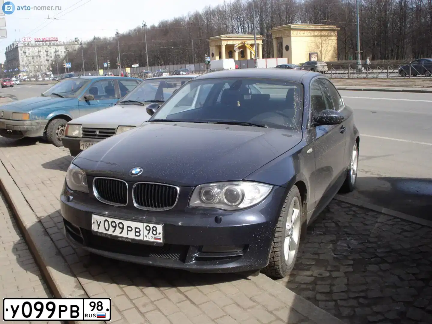 Фото автомобиля BMW 125I, 2008 — госномер В836ВА977. Цвет: Темно-синий