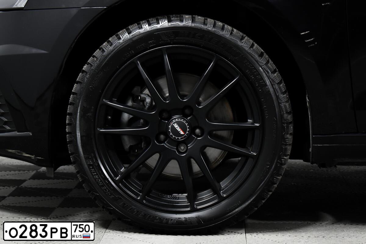 Фото автомобиля SKODA OCTAVIA, 2017 — госномер О283РВ750. Цвет: ЧЕРНЫЙ