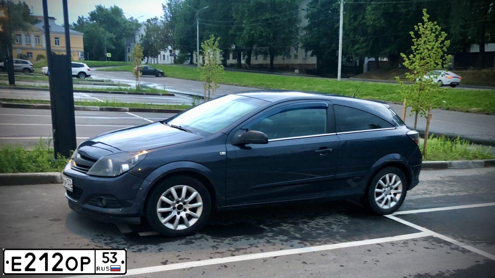 Фото автомобиля OPEL ASTRA, 2007 — госномер К889ОН53. Цвет: ТЕМНО-СЕРЫЙ