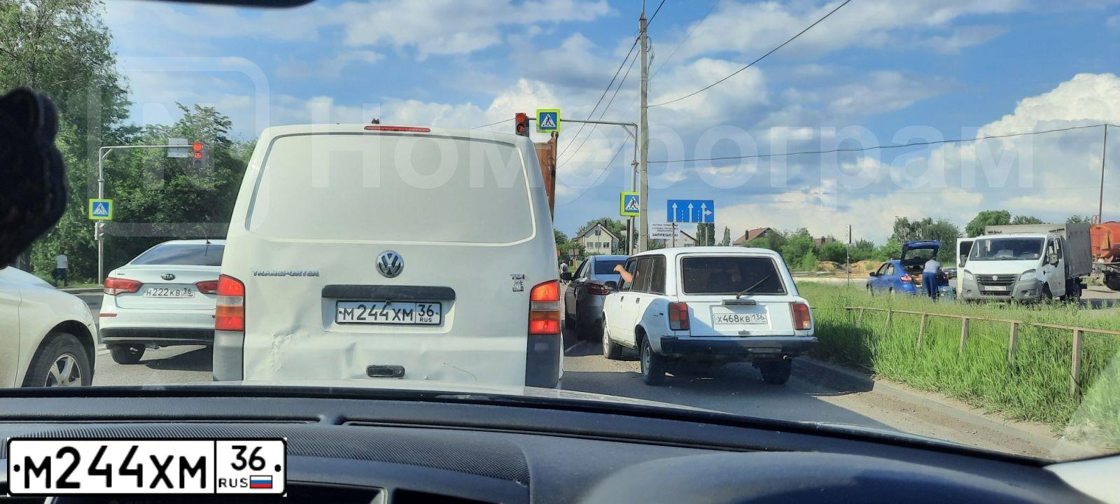 Фото автомобиля VOLKSWAGEN TRANSPORTER, 2009 — госномер М244ХМ36