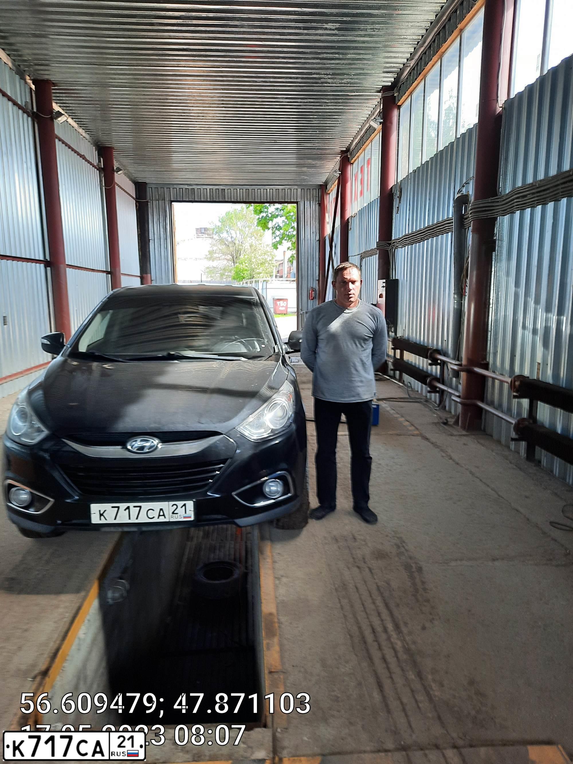 Фото автомобиля HYUNDAI IX35, 2011 — госномер Е604ХН12. Цвет: ЧЕРНЫЙ