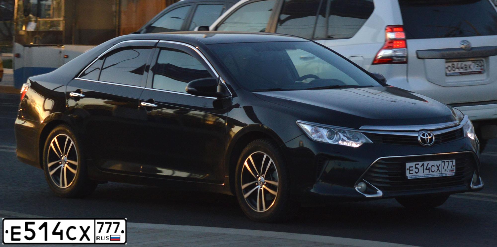 Фото автомобиля TOYOTA CAMRY, 2016 — госномер У949ОМ799. Цвет: ЧЕРНЫЙ МЕТАЛЛИК