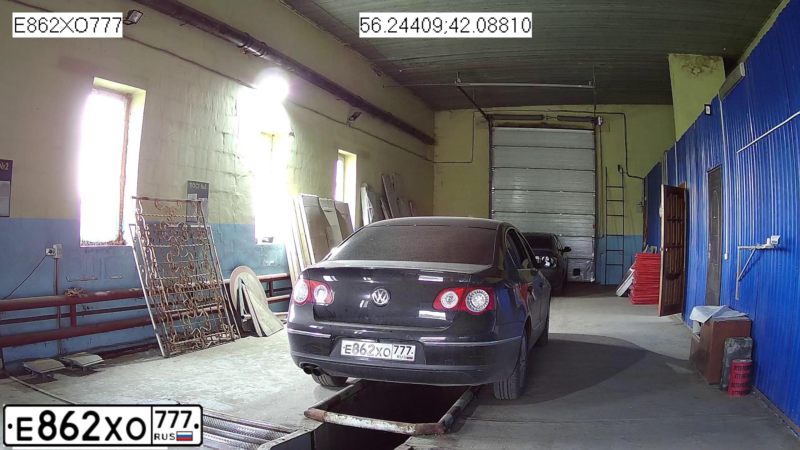 Фото автомобиля VOLKSWAGEN PASSAT, 2008 — госномер Е862ХО777. Цвет: ЧЕРНЫЙ