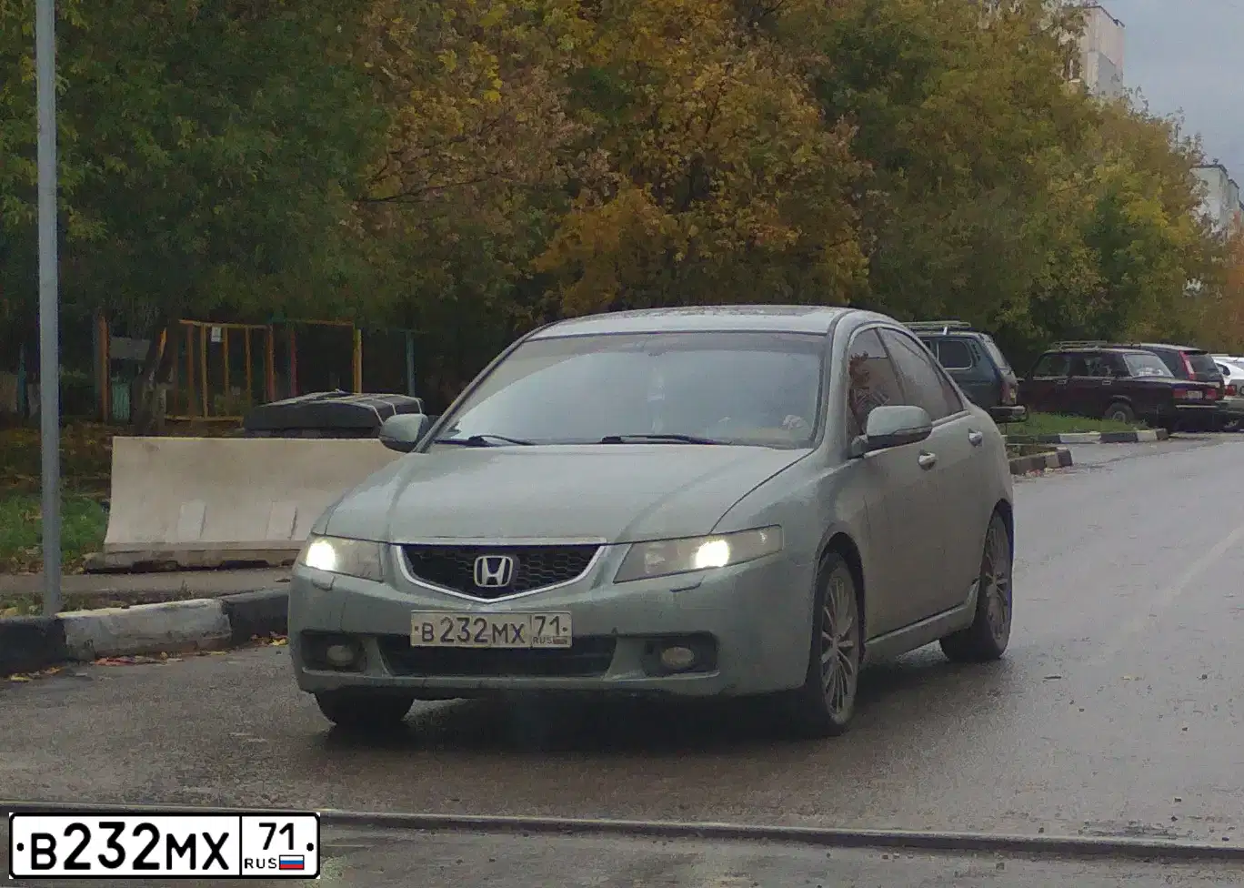 Фото автомобиля HONDA ACCORD, 2004 — госномер В232МХ71. Цвет: СЕРО-ЗЕЛЕНЫЙ