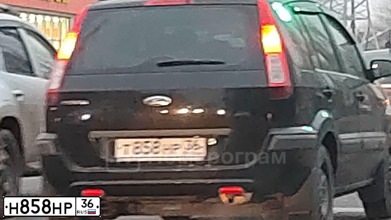 Фото автомобиля LADA 2110 LADA, 2001 — госномер Н858НР36. Цвет: СЕРЕБРИСТО-ЗЕЛЕНЫЙ