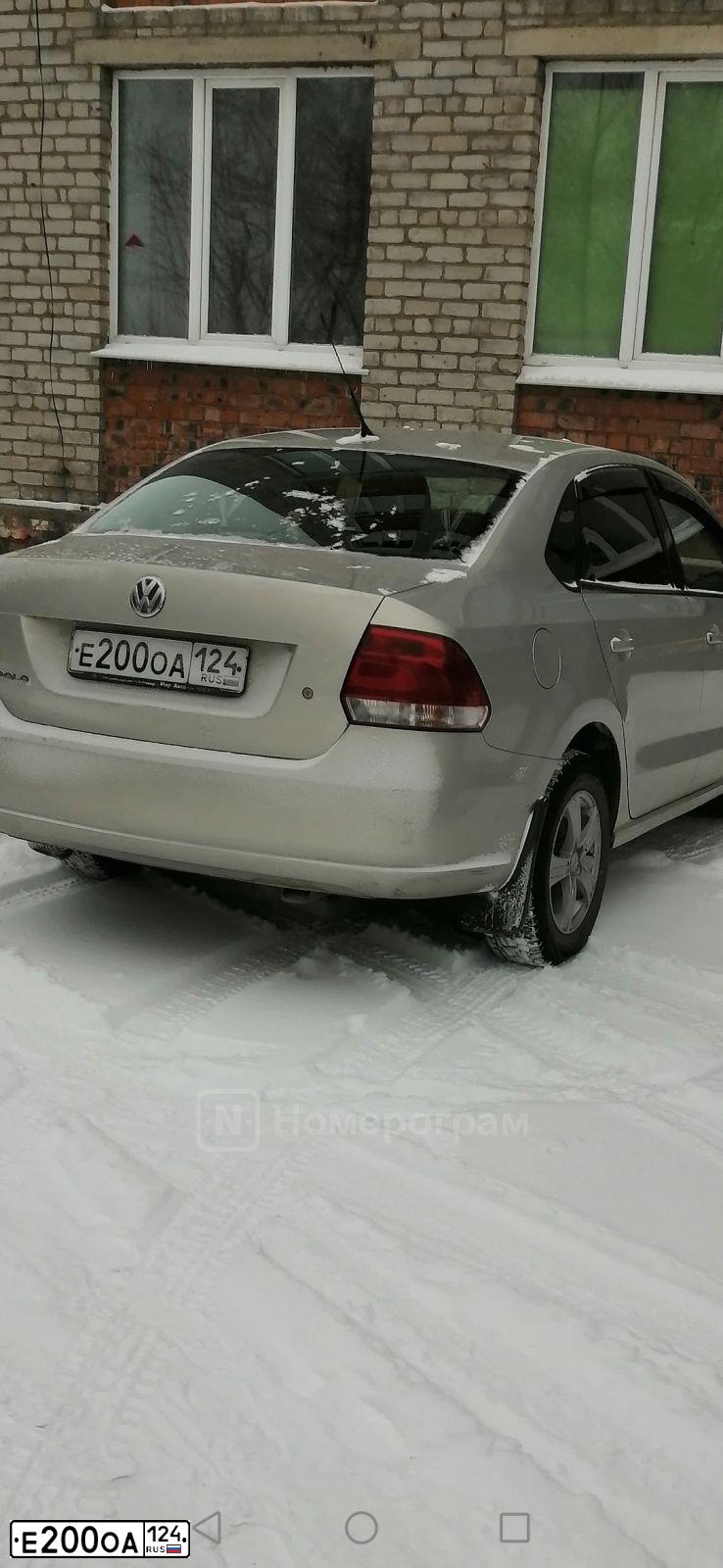 Фото автомобиля TOYOTA LANDCRUISER 200, 2010 — госномер Е200СА124. Цвет: ЧЕРНЫЙ