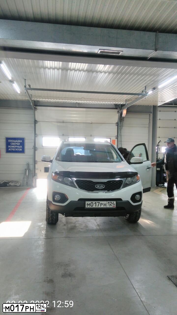 Фото автомобиля KIA XM SORENTO, 2012 — госномер М017РН124