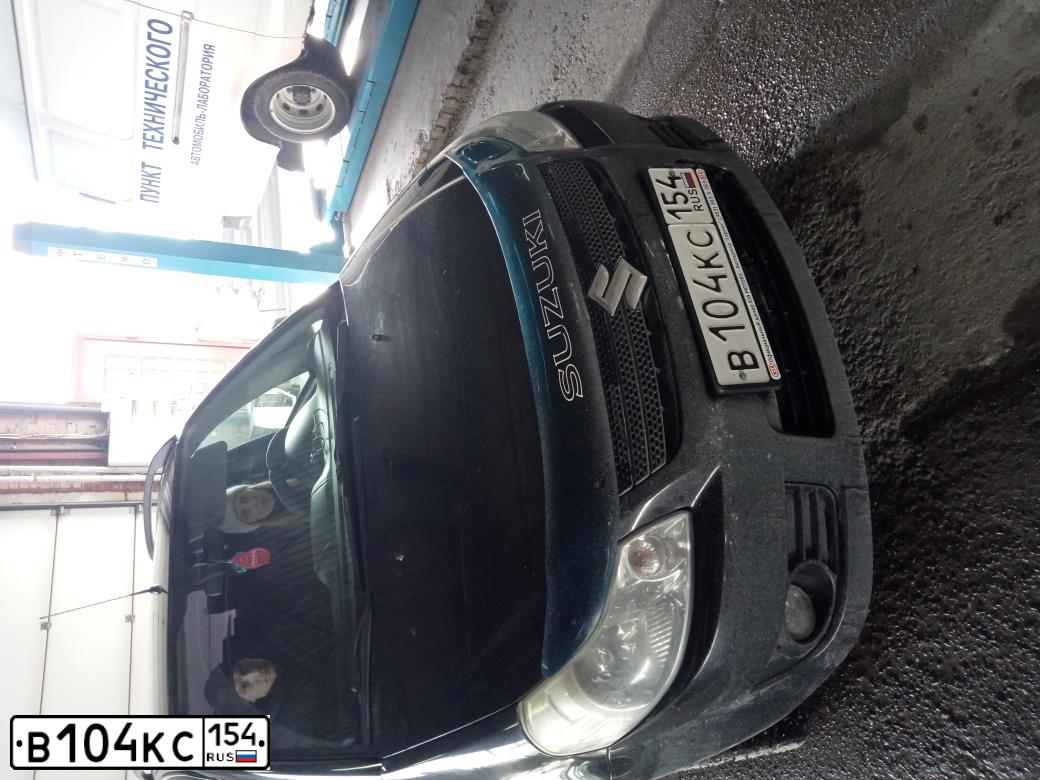 Фото автомобиля SUZUKI SX 4, 2008 — госномер В104КС154. Цвет: ЧЕРНЫЙ