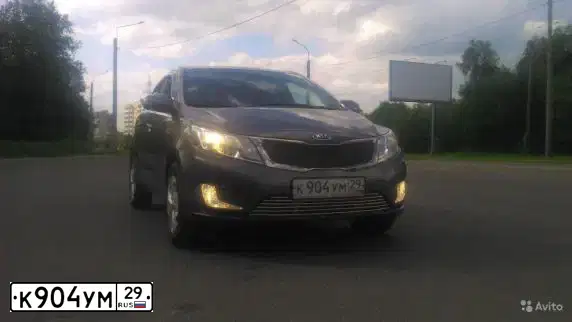 Фото автомобиля KIA RIO, 2013 — госномер Н781ТА69. Цвет: СЕРЫЙ
