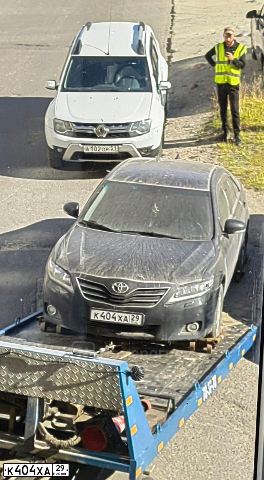 Фото автомобиля TOYOTA CAMRY, 2010 — госномер К404ХА29. Цвет: ЧЕРНЫЙ