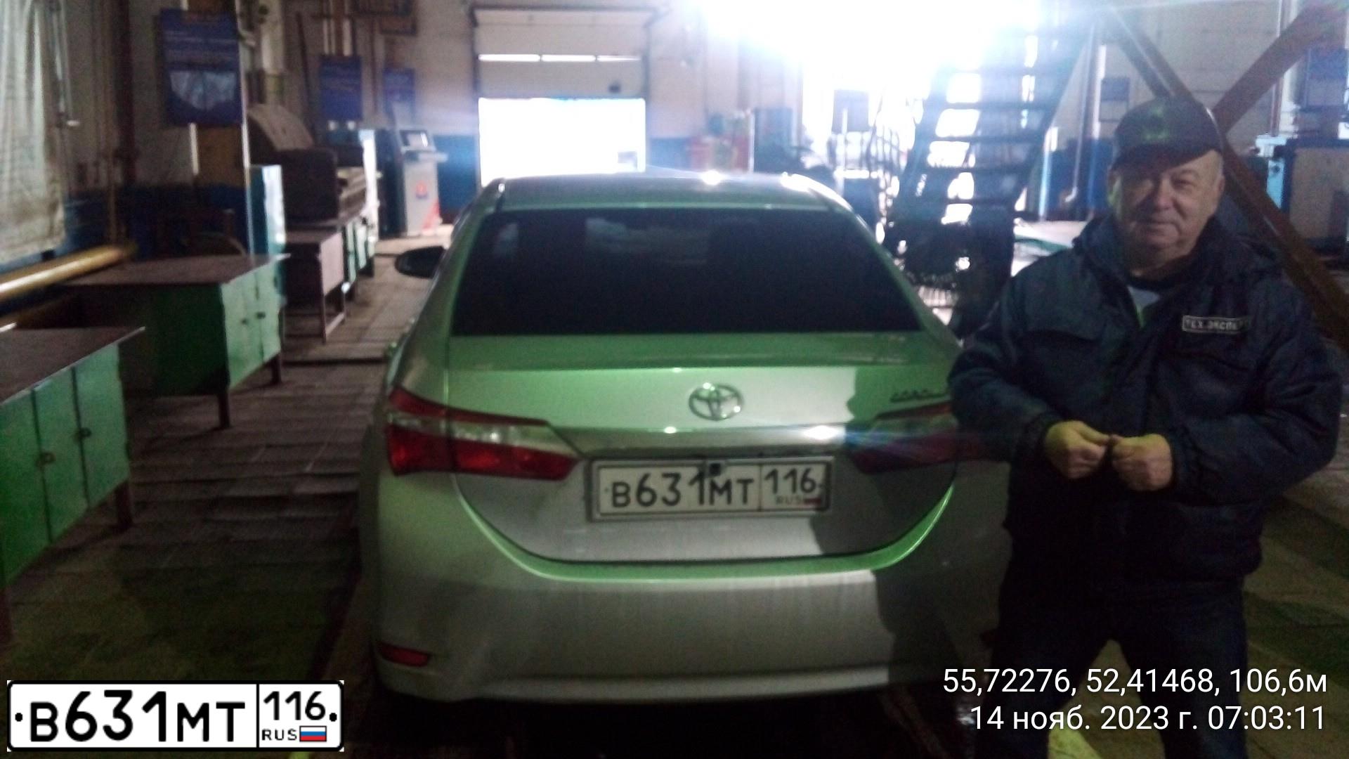 Фото автомобиля TOYOTA COROLLA, 2016 — госномер В631МТ116. Цвет: СЕРЕБРИСТЫЙ