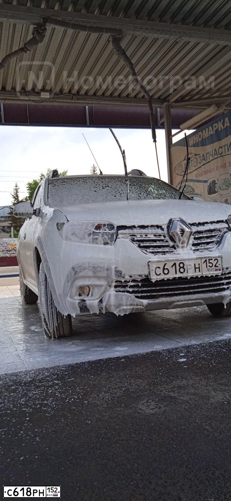 Фото автомобиля RENAULT SANDERO, 2019 — госномер С618РН152. Цвет: Белый