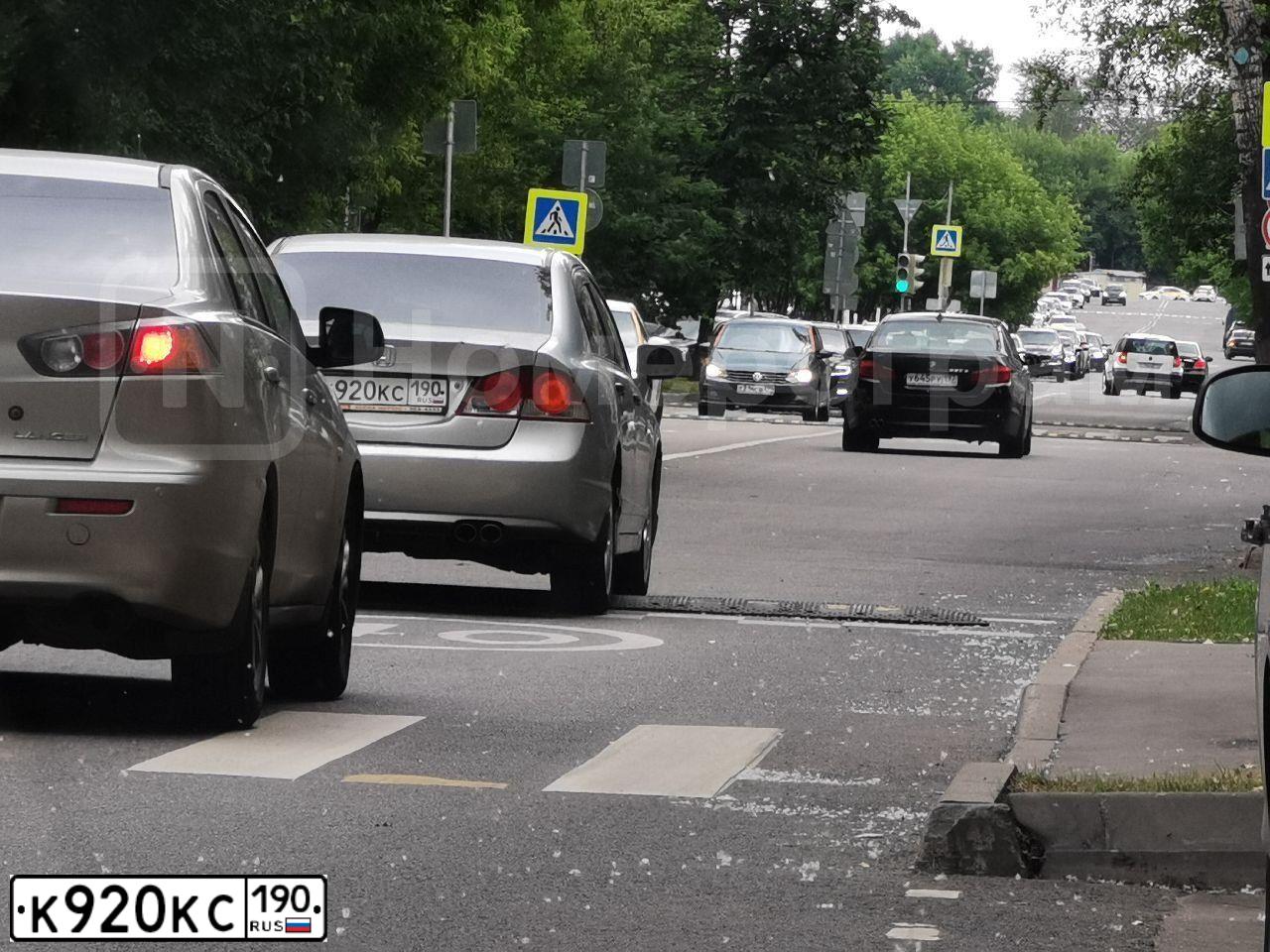 Фото автомобиля HONDA CIVIC, 2006 — госномер Р853СА29. Цвет: СЕРЫЙ