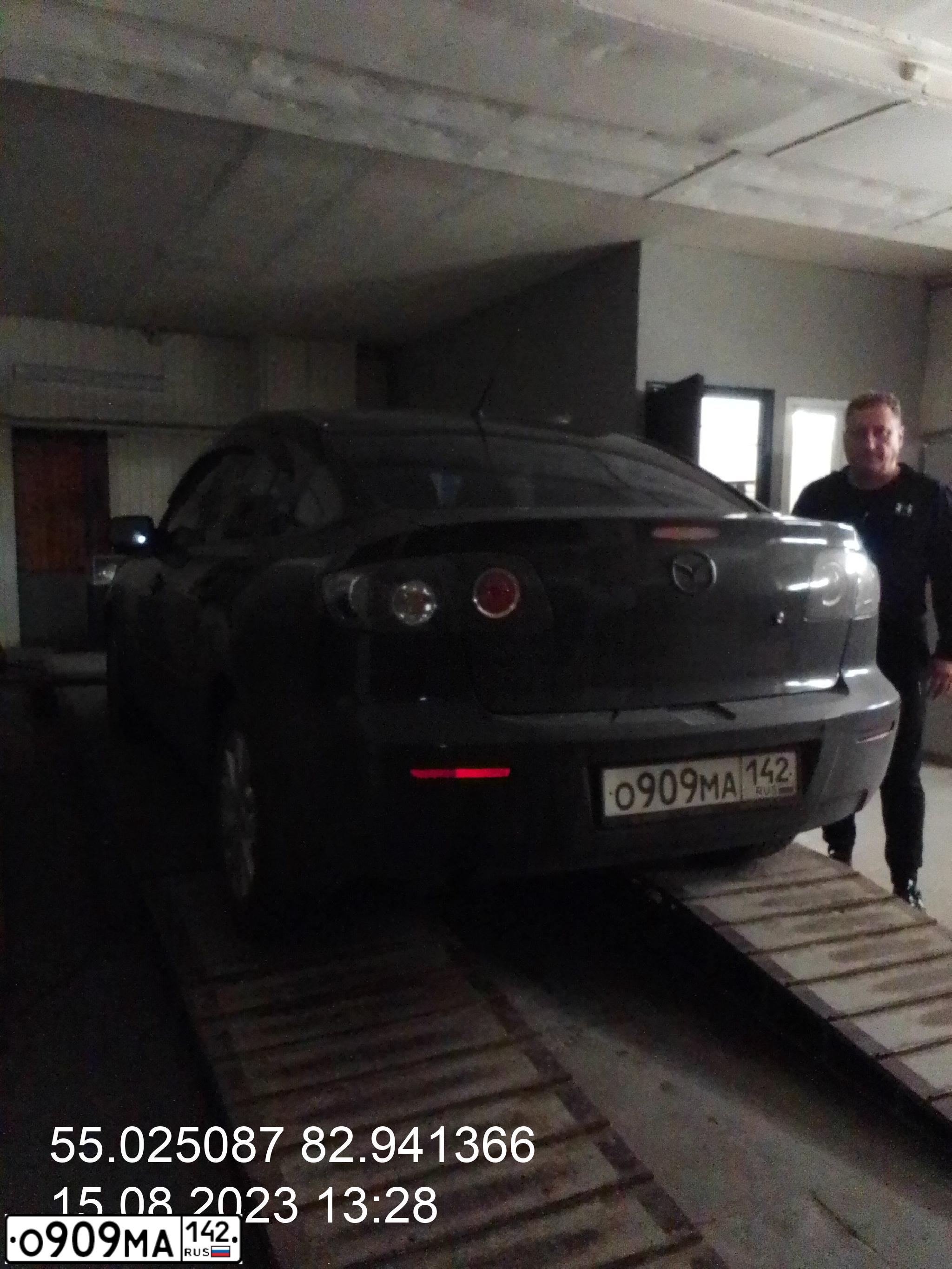 Фото автомобиля MAZDA 3, 2007 — госномер Р136НМ154. Цвет: ЧЕРНЫЙ