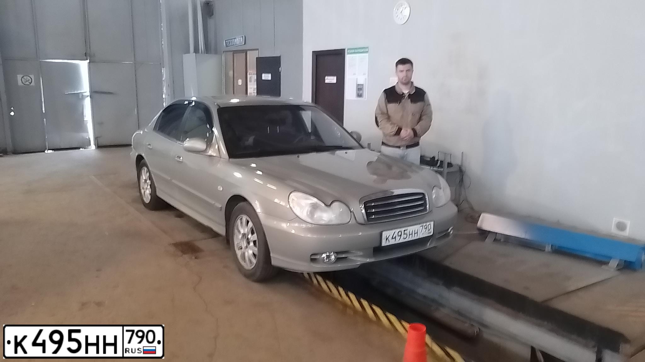 Фото автомобиля HYUNDAI ХЕНДЭ СОНАТА, 2011 — госномер К495НН790. Цвет: БЕЖЕВЫЙ СВЕТЛЫЙ