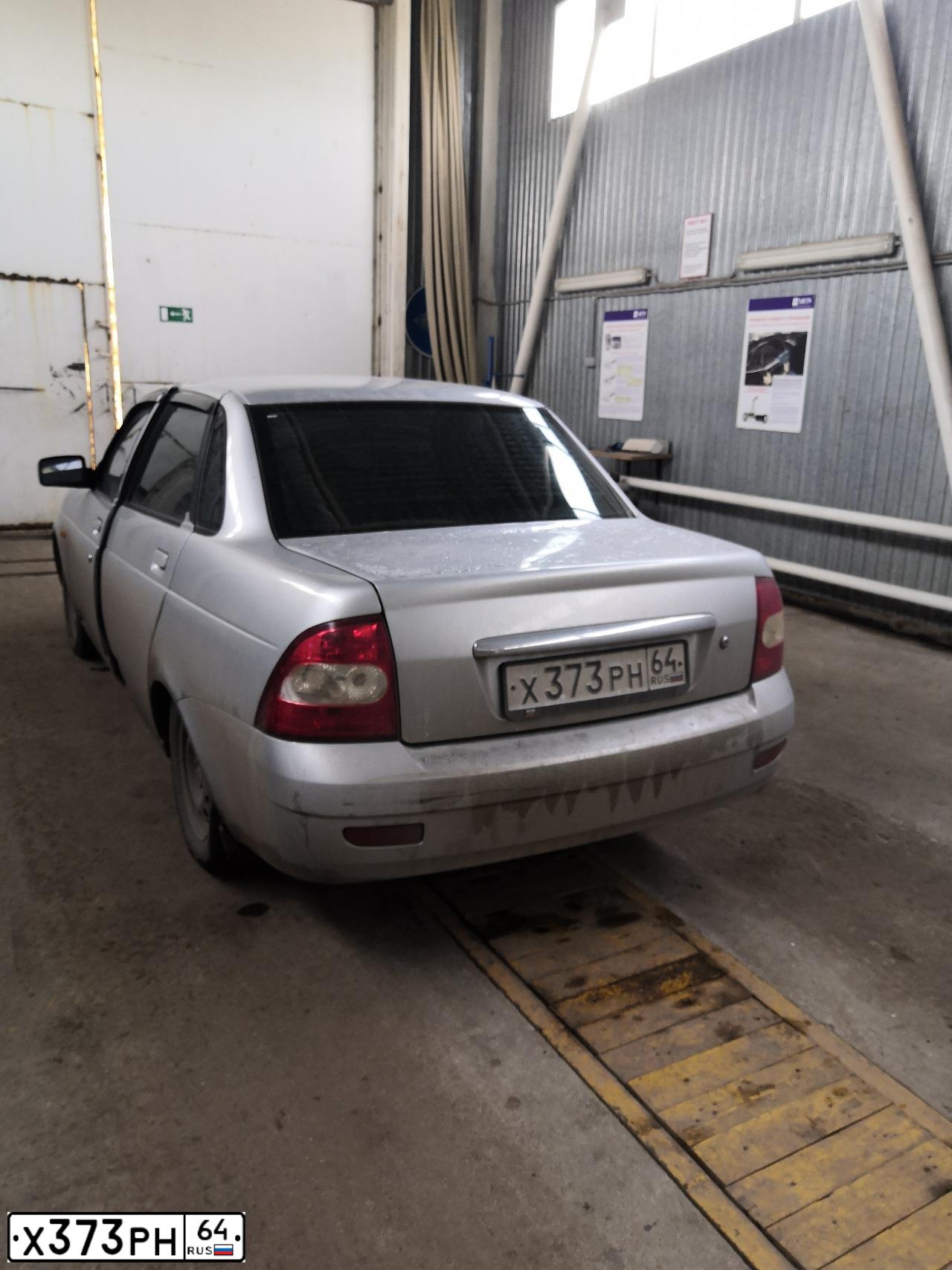 Фото автомобиля LADA 2170 PRIORA, 2009 — госномер Х373РН64. Цвет: СВЕТЛО-СЕРЕБРИСТЫЙ МЕТАЛЛ