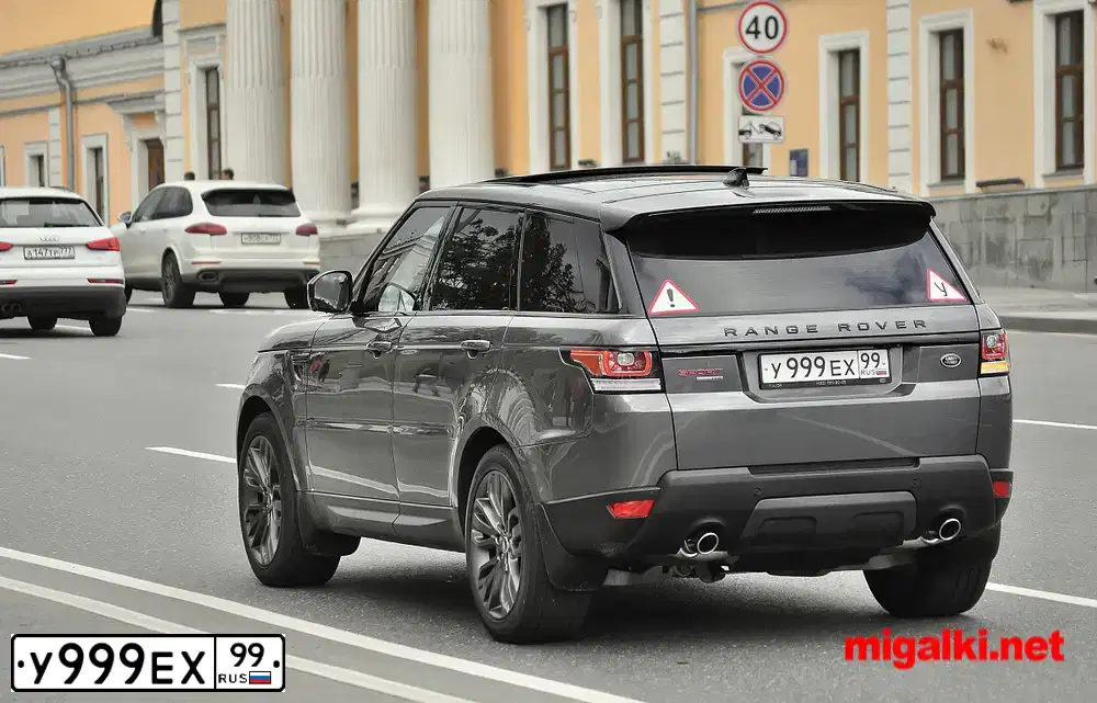 Фото автомобиля TOYOTA LANDCRUISER 200, 2012 — госномер К808РХ97. Цвет: ЧЕРНЫЙ