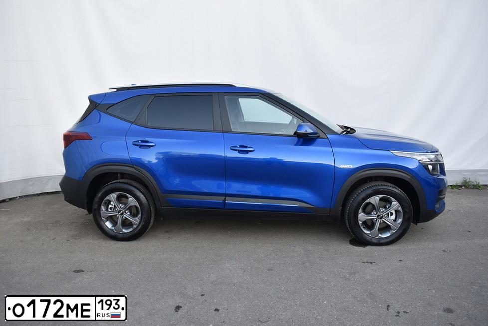 Фото автомобиля KIA SELTOS, 2021 — госномер К339ВВ977. Цвет: синий