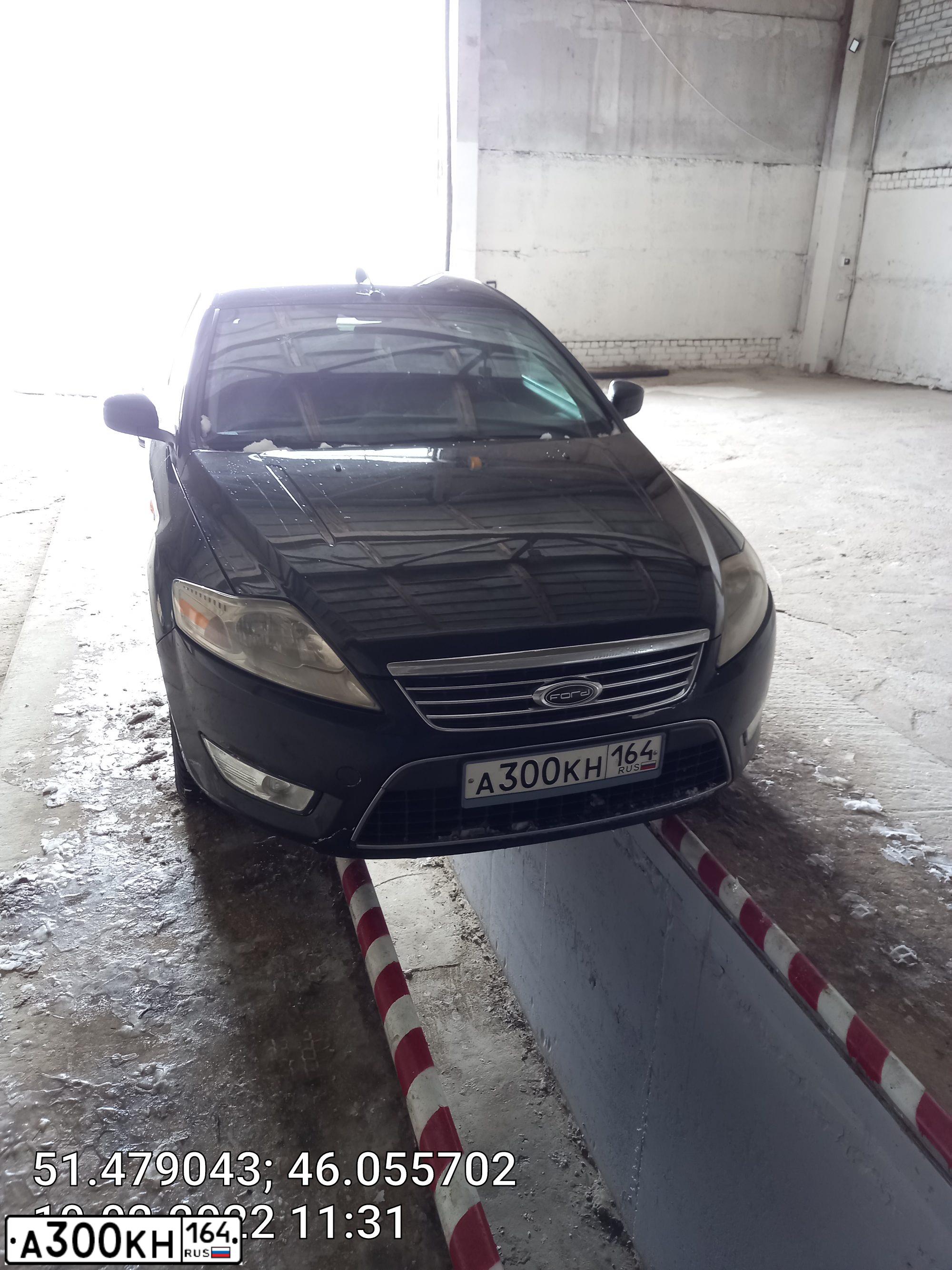 Фото автомобиля LADA 2170 PRIORA, 2007 — госномер А300КН164. Цвет: СВЕТЛО-СЕРЕБРИСТЫЙ МЕТАЛЛ