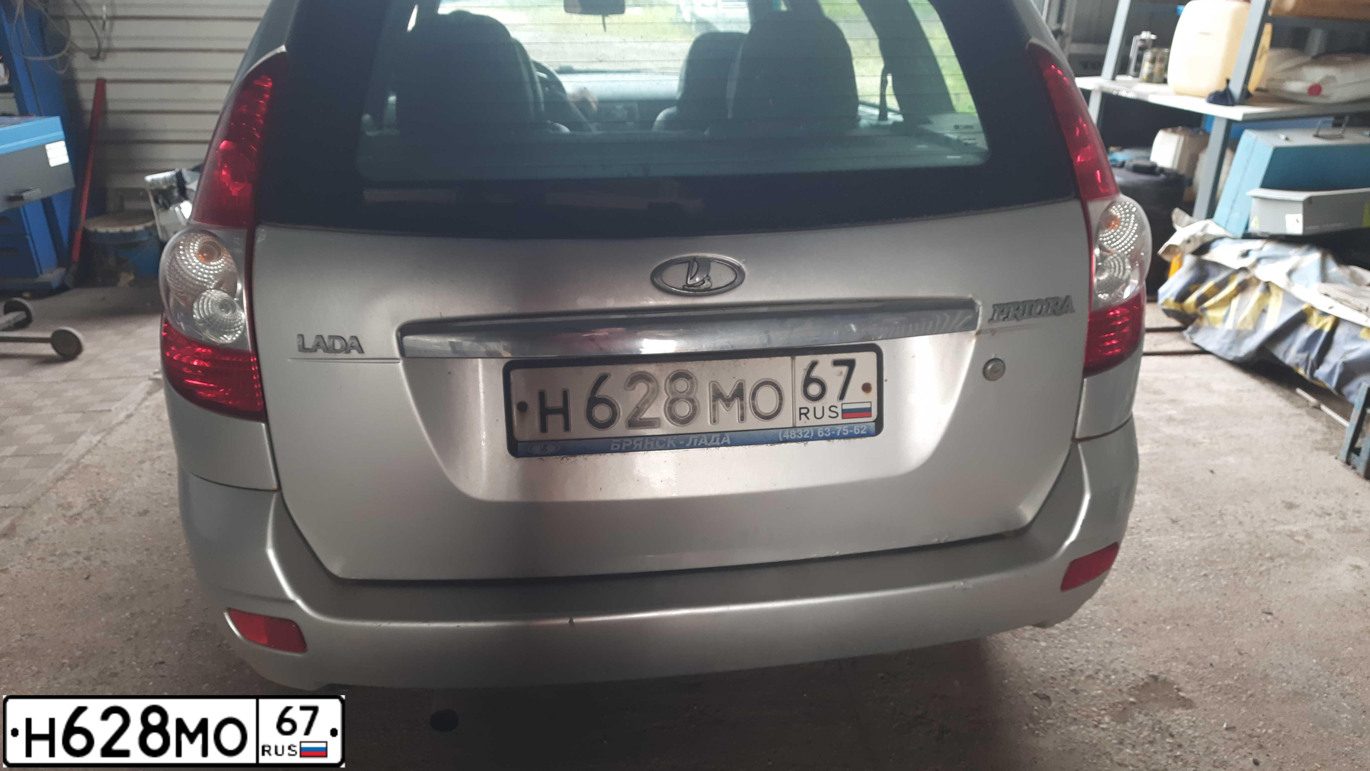 Фото автомобиля LADA 2171 PRIORA, 2011 — госномер Н628МО67. Цвет: СЕРЕБРИСТЫЙ