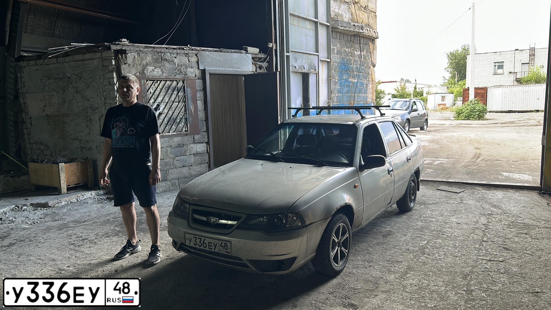 Фото автомобиля DAEWOO NEXIA, 2008 — госномер У336ЕУ48. Цвет: Серебристый