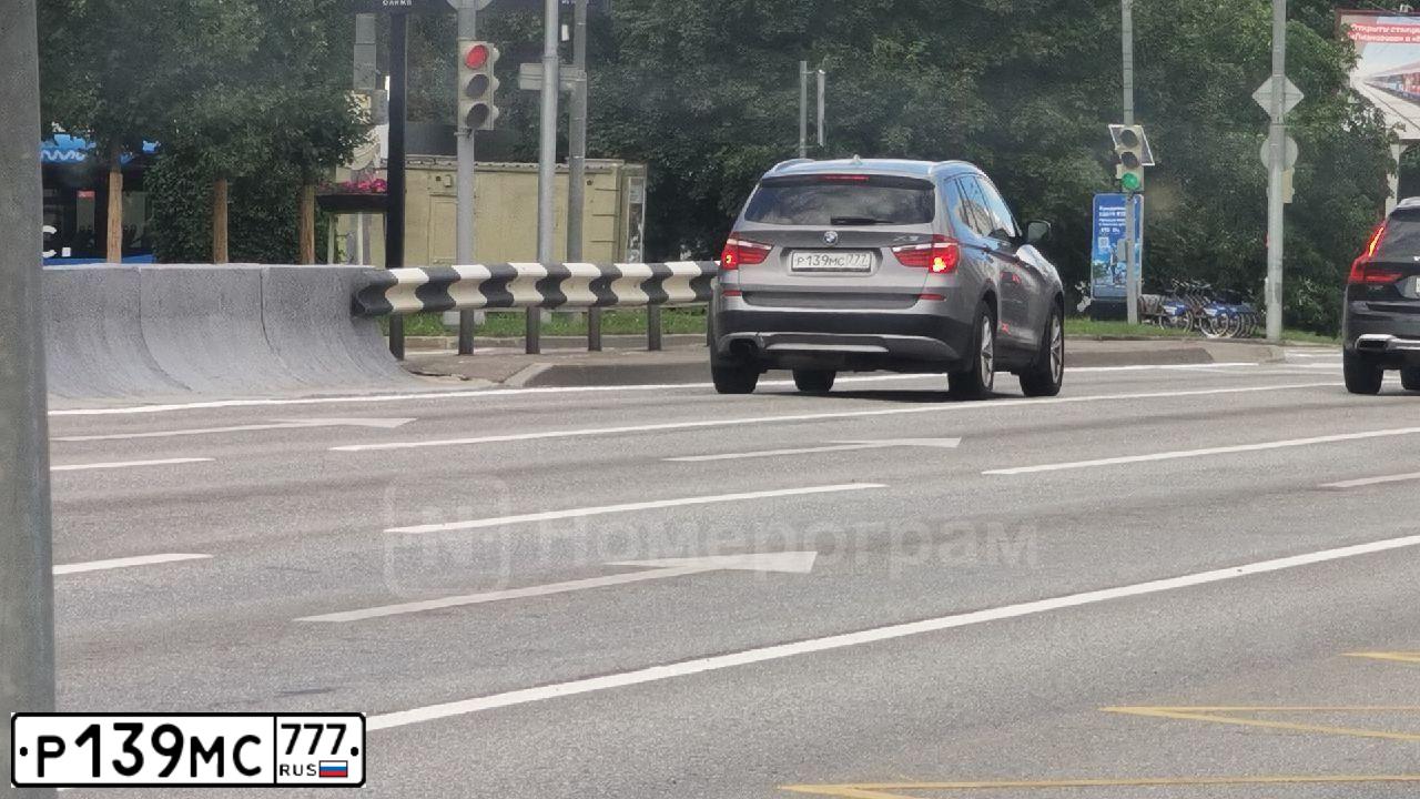 Фото автомобиля BMW X3, 2011 — госномер Р139МС777. Цвет: СЕРЫЙ