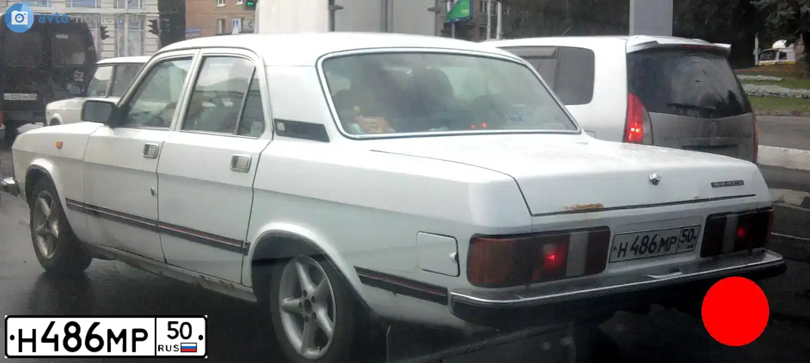 Фото автомобиля GAZ 3102 WOLGA, 2001 — госномер Н486МР50. Цвет: СНЕЖНО- БЕЛЫЙ