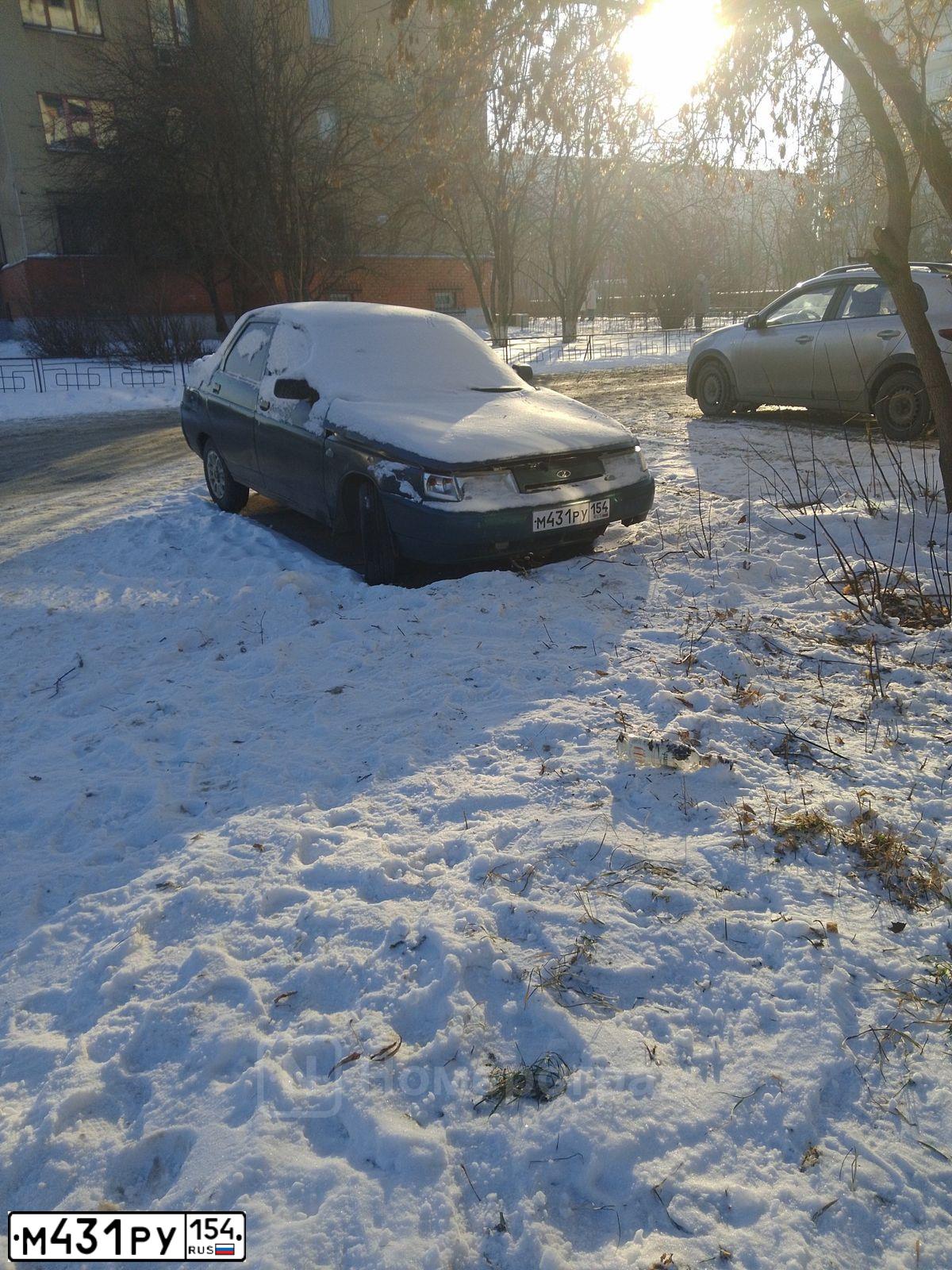 Фото автомобиля LADA 2110, 2000 — госномер М431РУ154. Цвет: СЕРЕБРИСТО-ЗЕЛЕНЫЙ