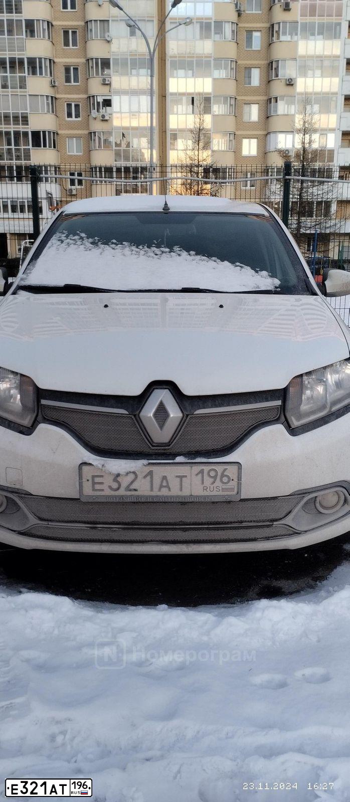 Фото автомобиля RENAULT LOGAN, 2016 — госномер Е321АТ196. Цвет: БЕЛЫЙ