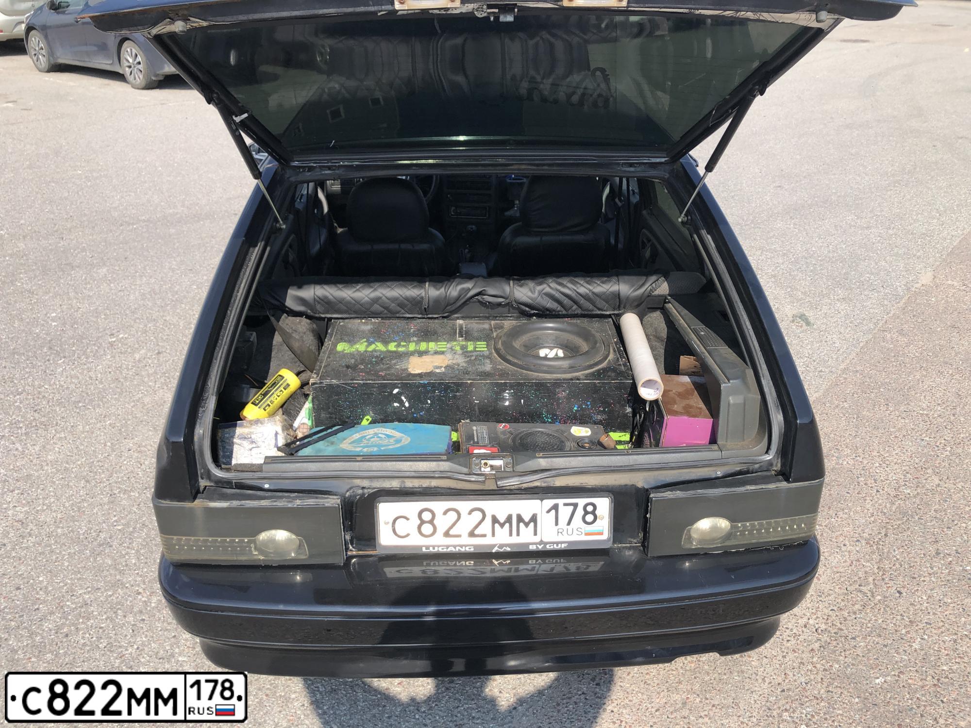 Фото автомобиля LADA 2114 SAMARA, 2010 — госномер Е455ЕО147. Цвет: Сине-Черный