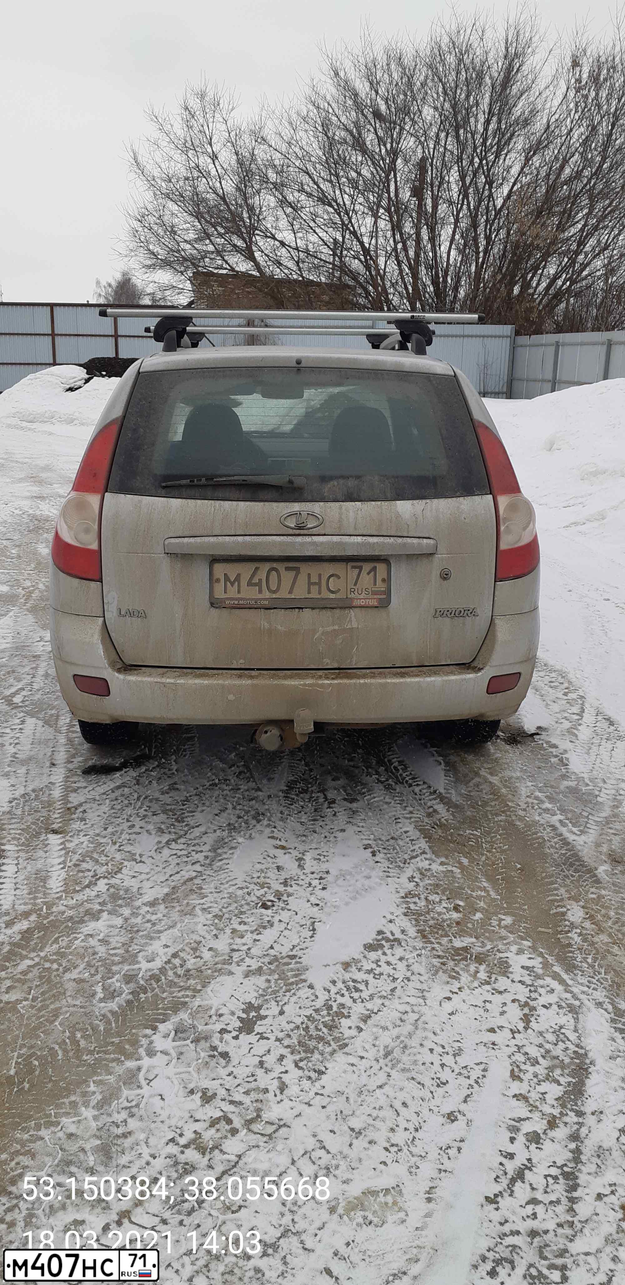 Фото автомобиля LADA 2171 PRIORA, 2011 — госномер Р117ОЕ48. Цвет: СВЕТЛО-СЕРЕБРИСТЫЙ МЕТАЛЛ