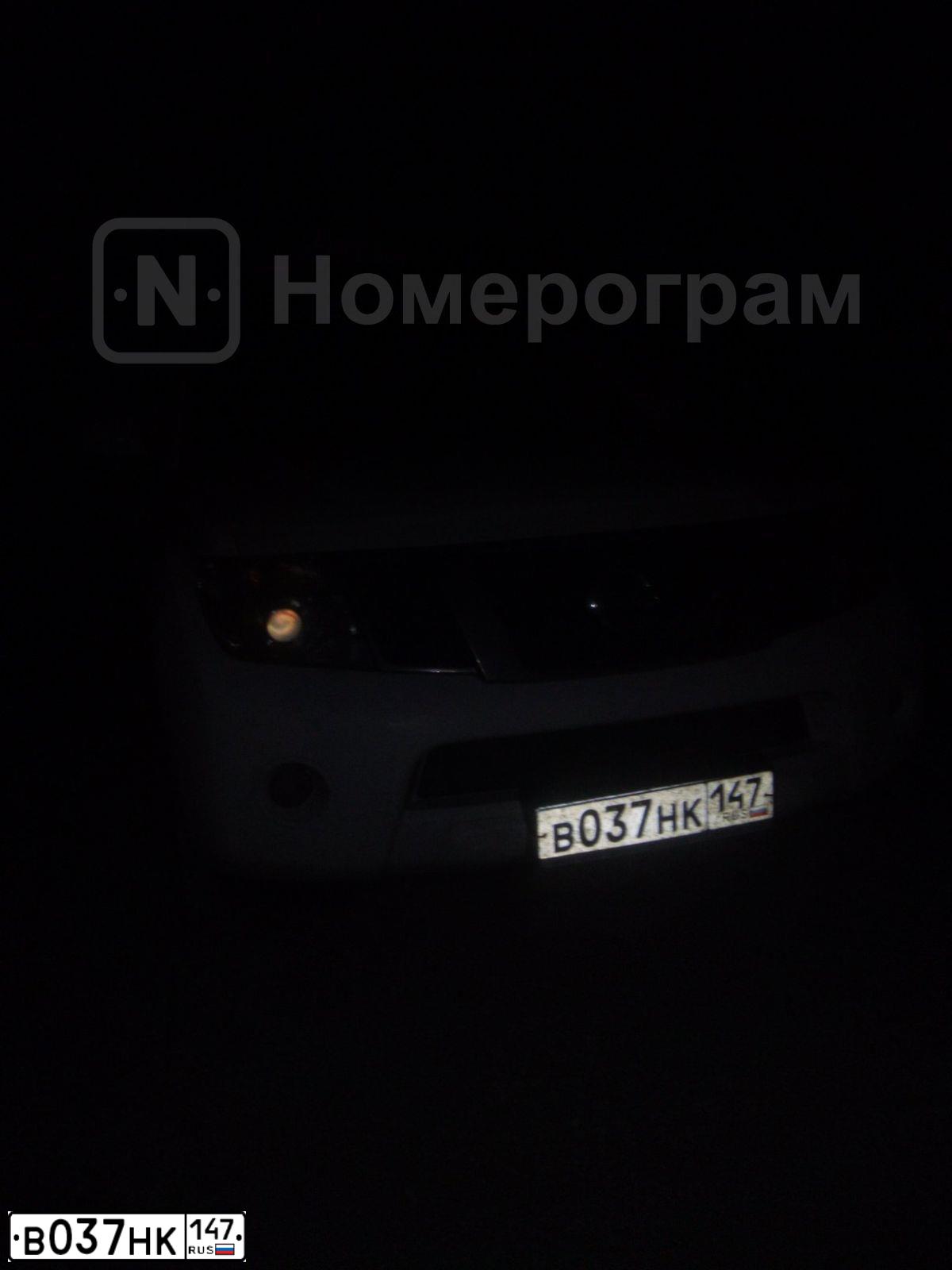 Фото автомобиля NISSAN PATHFINDER, 2011 — госномер В037НК147. Цвет: Белый