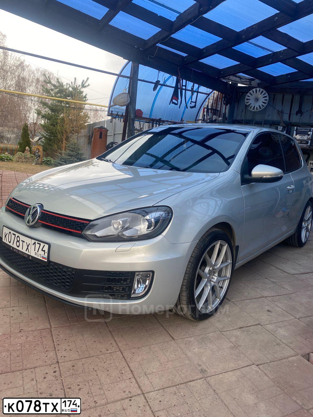 Фото автомобиля VOLKSWAGEN GOLF, 2011 — госномер К078ТХ174. Цвет: СЕРЕБРИСТО-ЖЕЛТЫЙ
