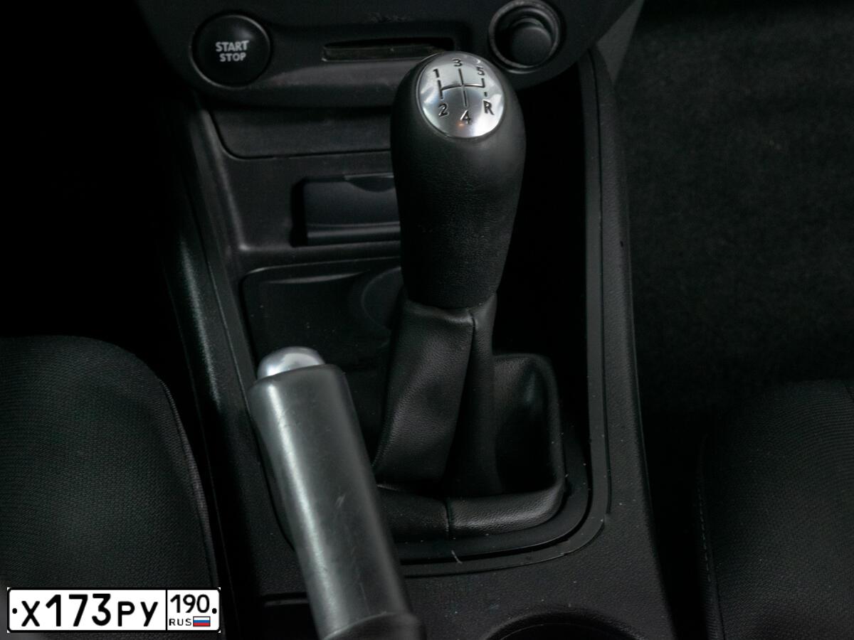 Фото автомобиля RENAULT FLUENCE, 2011 — госномер К164УЕ33. Цвет: ЧЕРНЫЙ