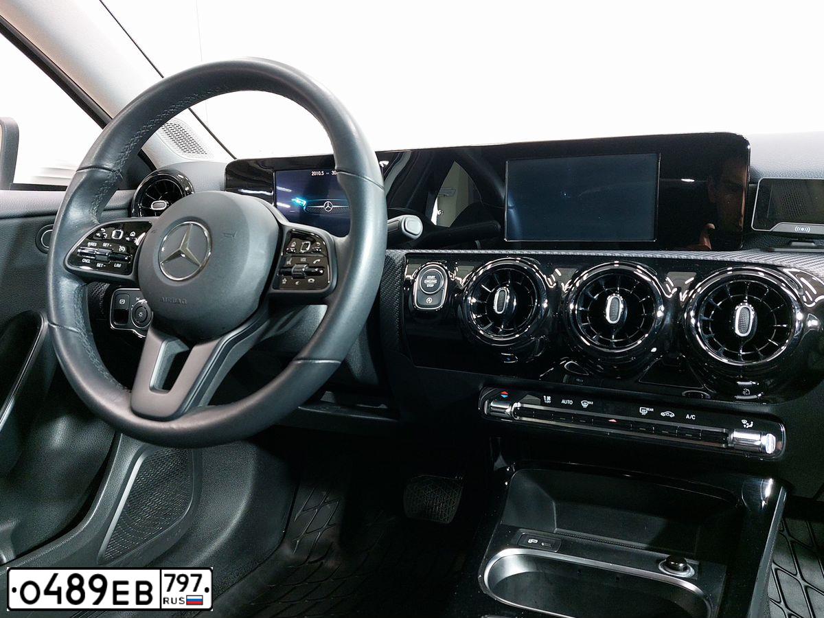 Фото автомобиля MERCEDES-BENZ A200, 2019 — госномер Р686СР797. Цвет: Белый