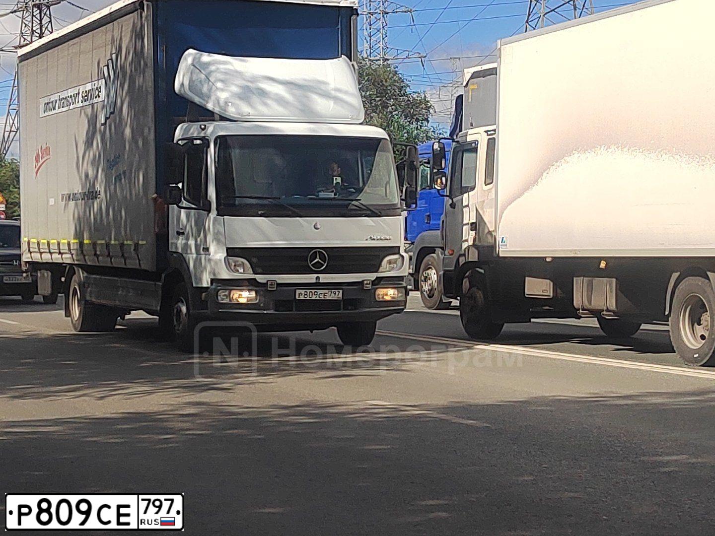 Фото автомобиля MERCEDES ATEGO, 2005 — госномер Р809СЕ797. Цвет: Белый