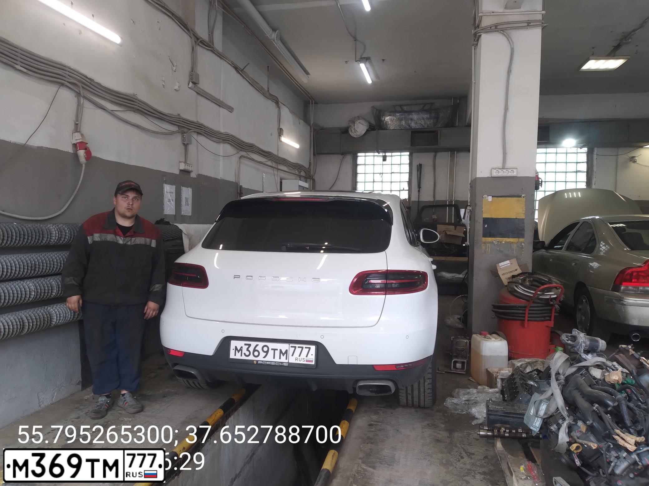 Фото автомобиля PORSCHE MACAN, 2016 — госномер М369ТМ777. Цвет: Белый