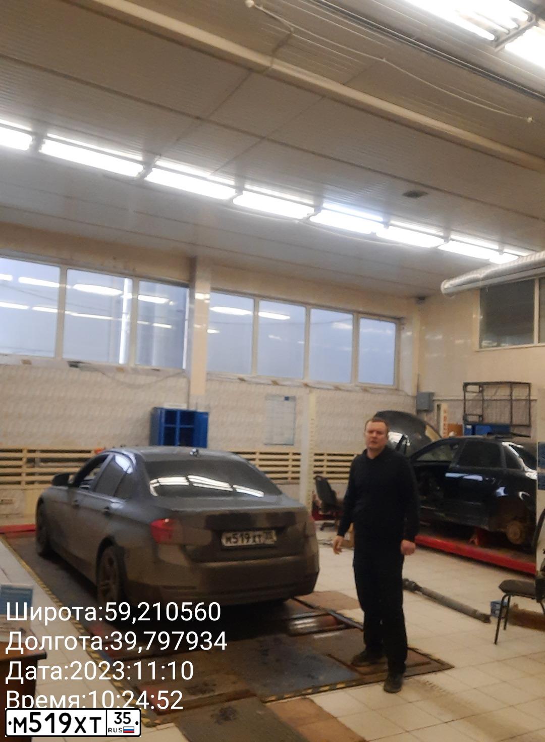 Фото автомобиля BMW SERIE 3, 2013 — госномер М519ХТ35. Цвет: СЕРЫЙ МЕТАЛЛИК