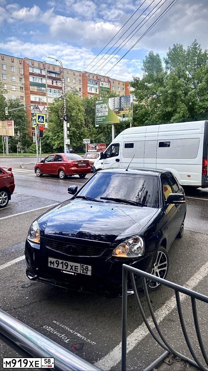 Фото автомобиля LADA 2172 PRIORA, 2011 — госномер М919ХЕ58. Цвет: Сине-Черный