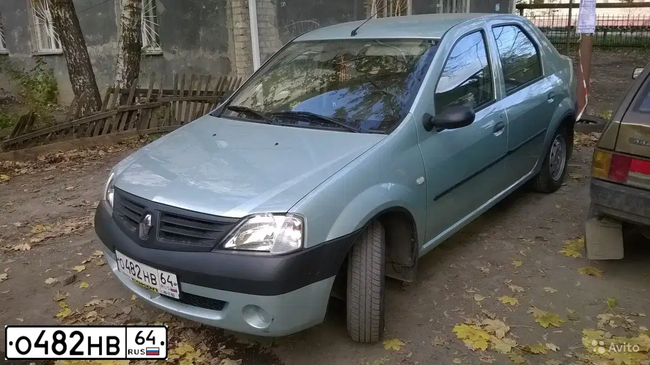Фото автомобиля RENAULT LOGAN, 2007 — госномер О482НВ64. Цвет: СВЕТЛО ЗЕЛЕНЫЙ