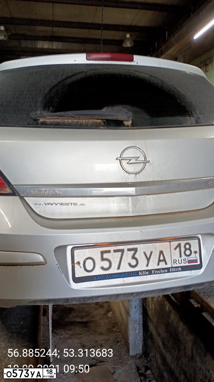 Фото автомобиля ОПЕЛЬ АСТРА, 2007 — госномер М596СУ18. Цвет: СЕРЕБРИСТЫЙ