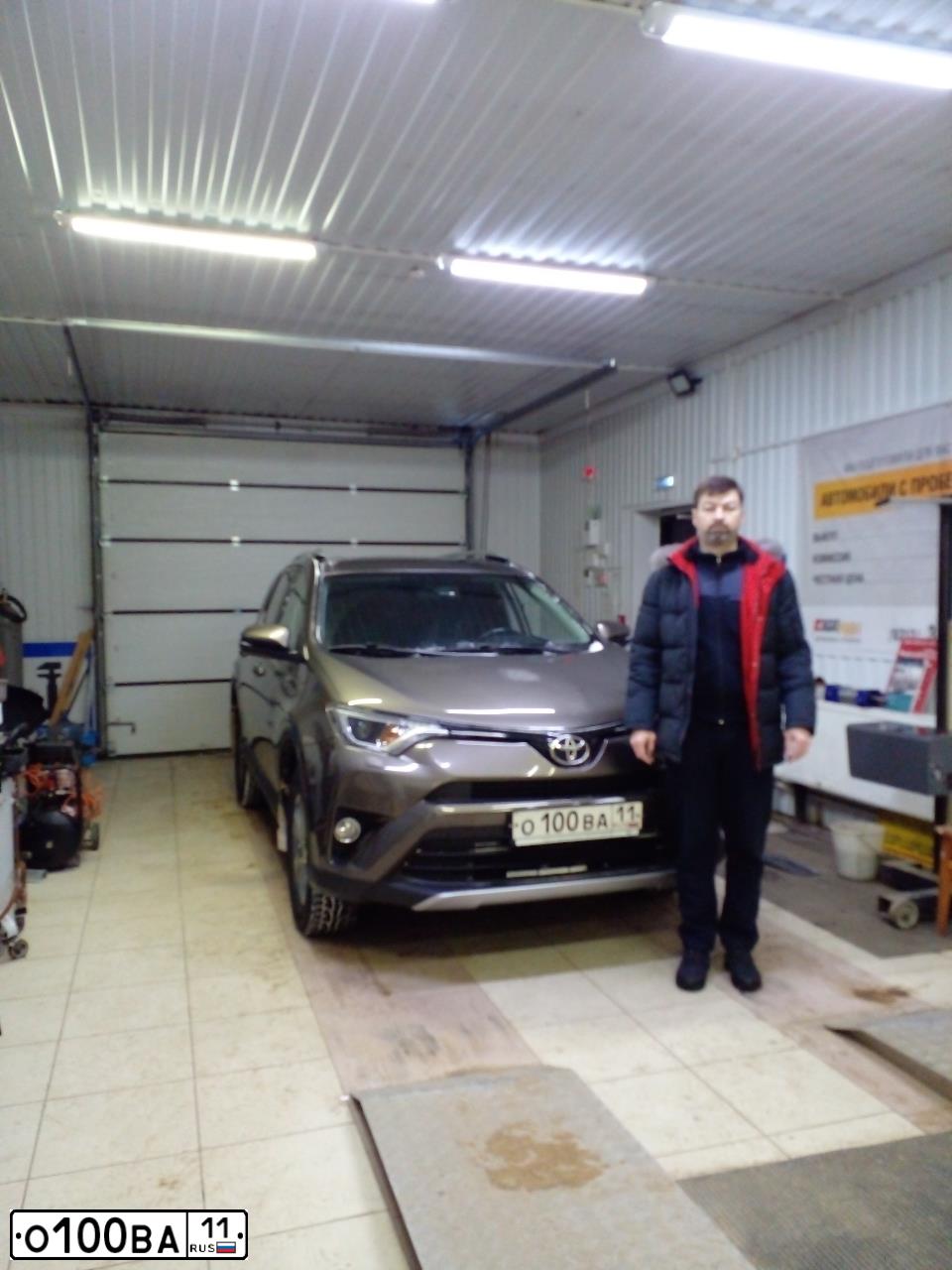 Фото автомобиля TOYOTA RAV4, 2010 — госномер О100ВА11. Цвет: БЕЖЕВЫЙ