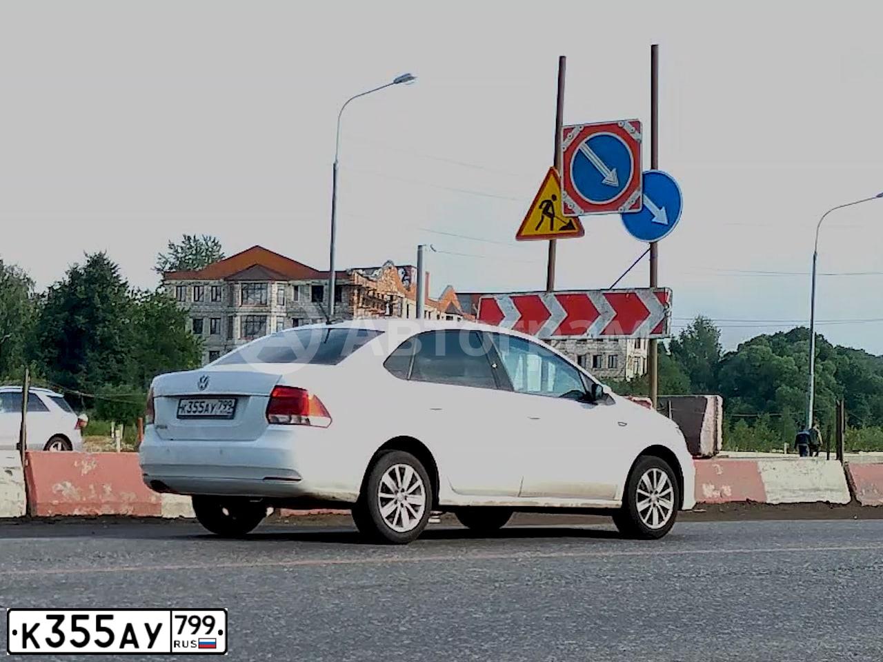 Фото автомобиля VOLKSWAGEN POLO, 2017 — госномер К355АУ799. Цвет: СЕРЕБРИСТЫЙ